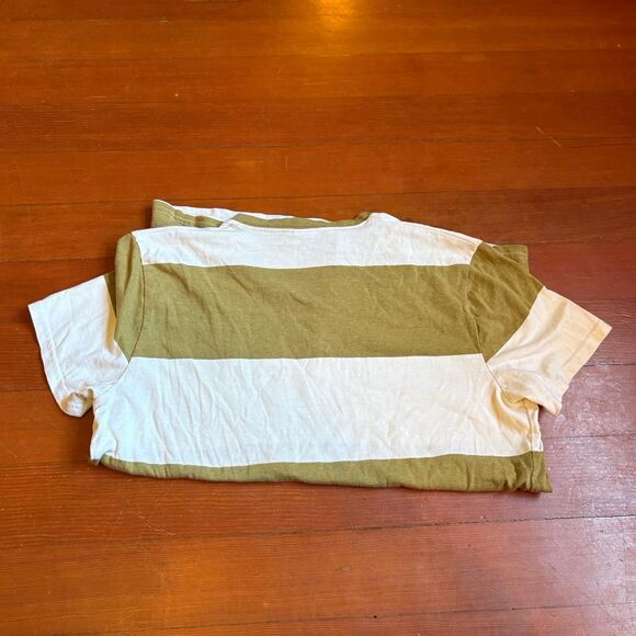 Hollister y2k green/cream striped v-neck t-shirt. Size M. - Picture 5 of 5